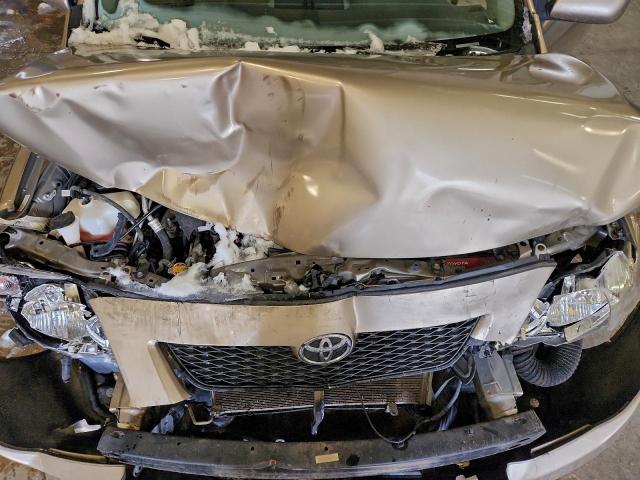 Toyota Corolla Base Image 10