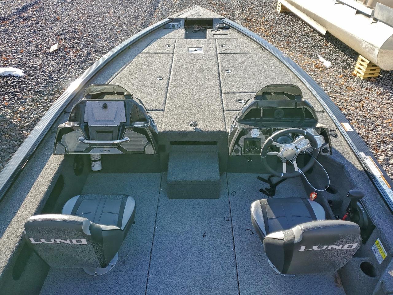 Lund Boat W Trl Image 8