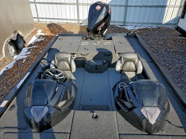 Lund Boat W Trl Image 4