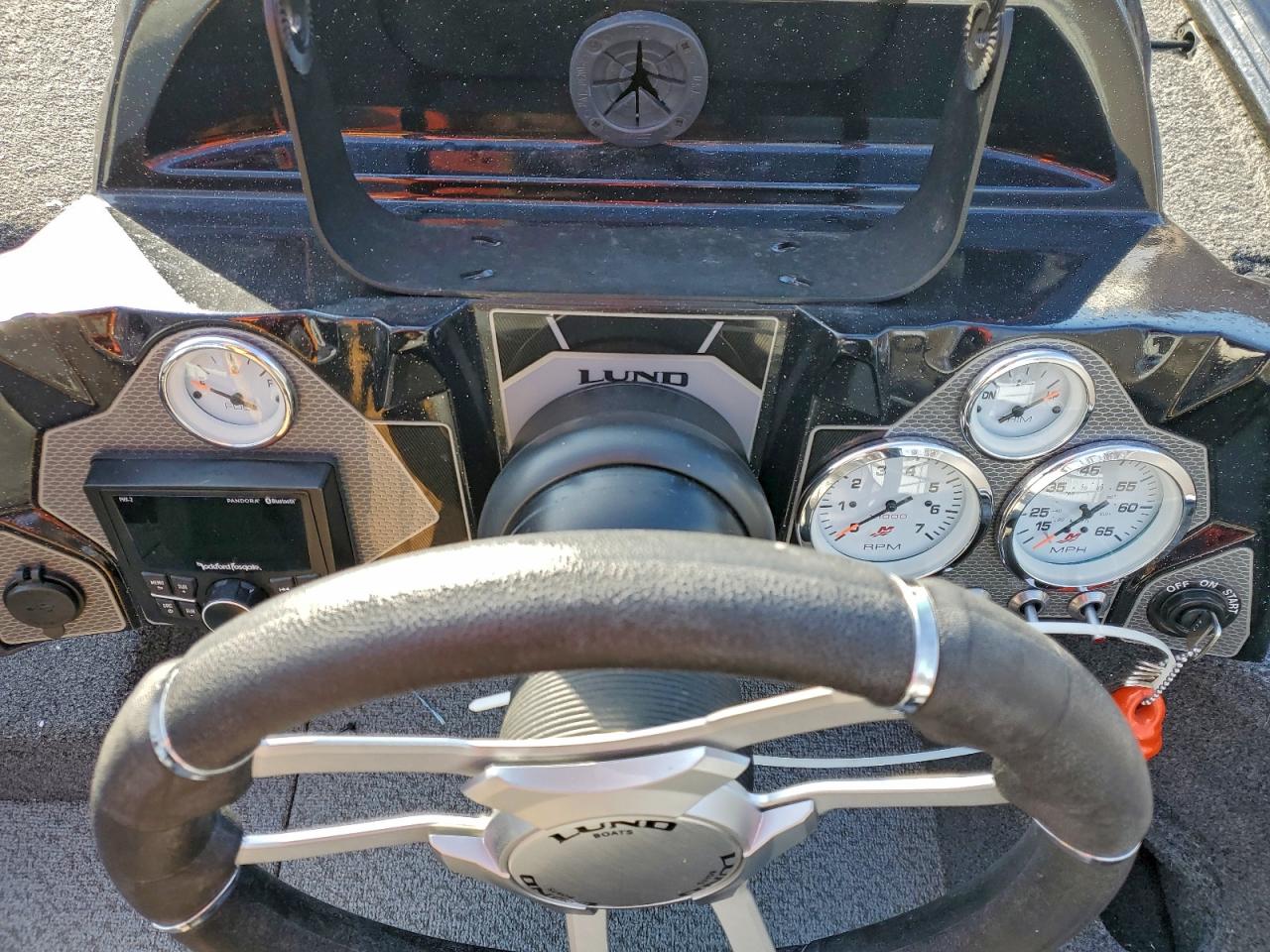 Lund Boat W Trl Image 7