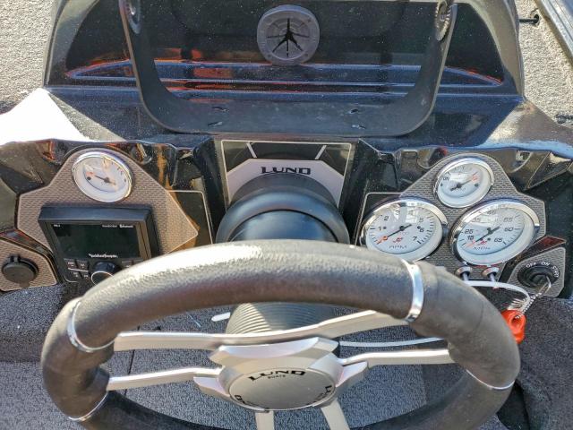 Lund Boat W Trl Image 7