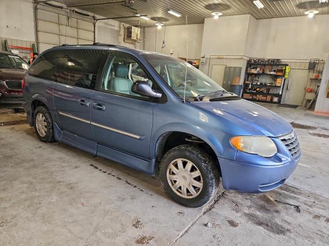 Chrysler Minivan Touring Image 4