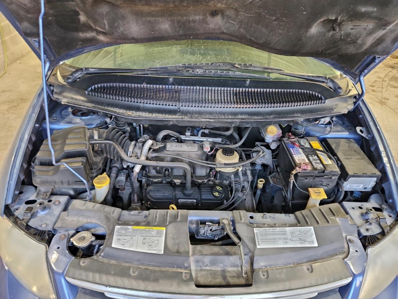 Chrysler Minivan Touring Image 13