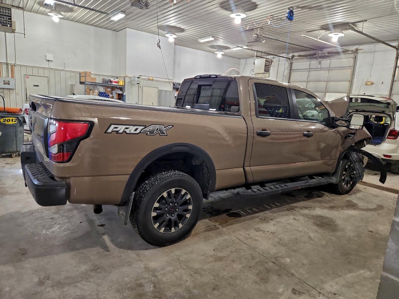 Nissan Titan Sv Image 4