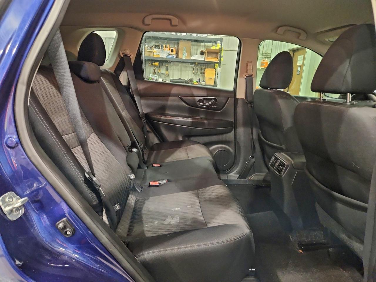 Nissan Rogue S Image 7