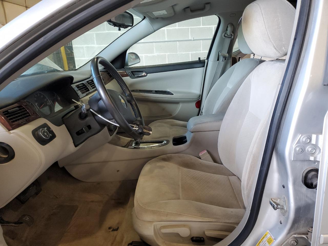 Chevrolet Impala Lt Image 9