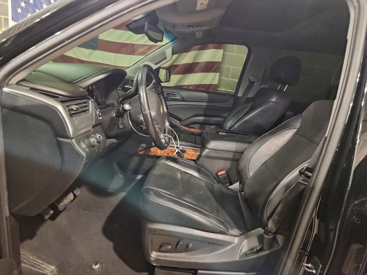 Chevrolet Suburban K1500 Premier Image 5