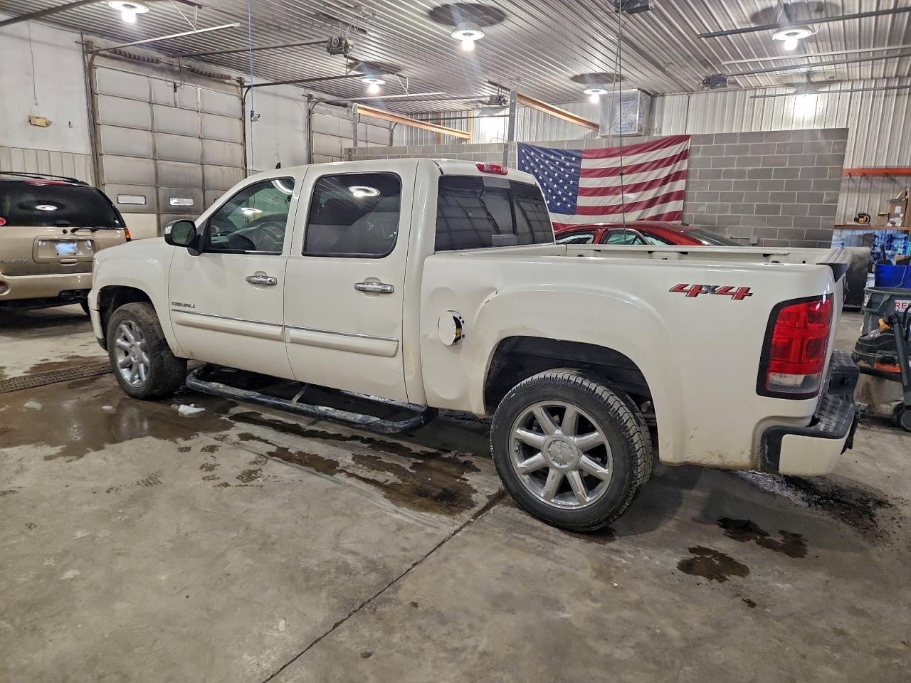 GMC Sierra K1500 Denali Image 4