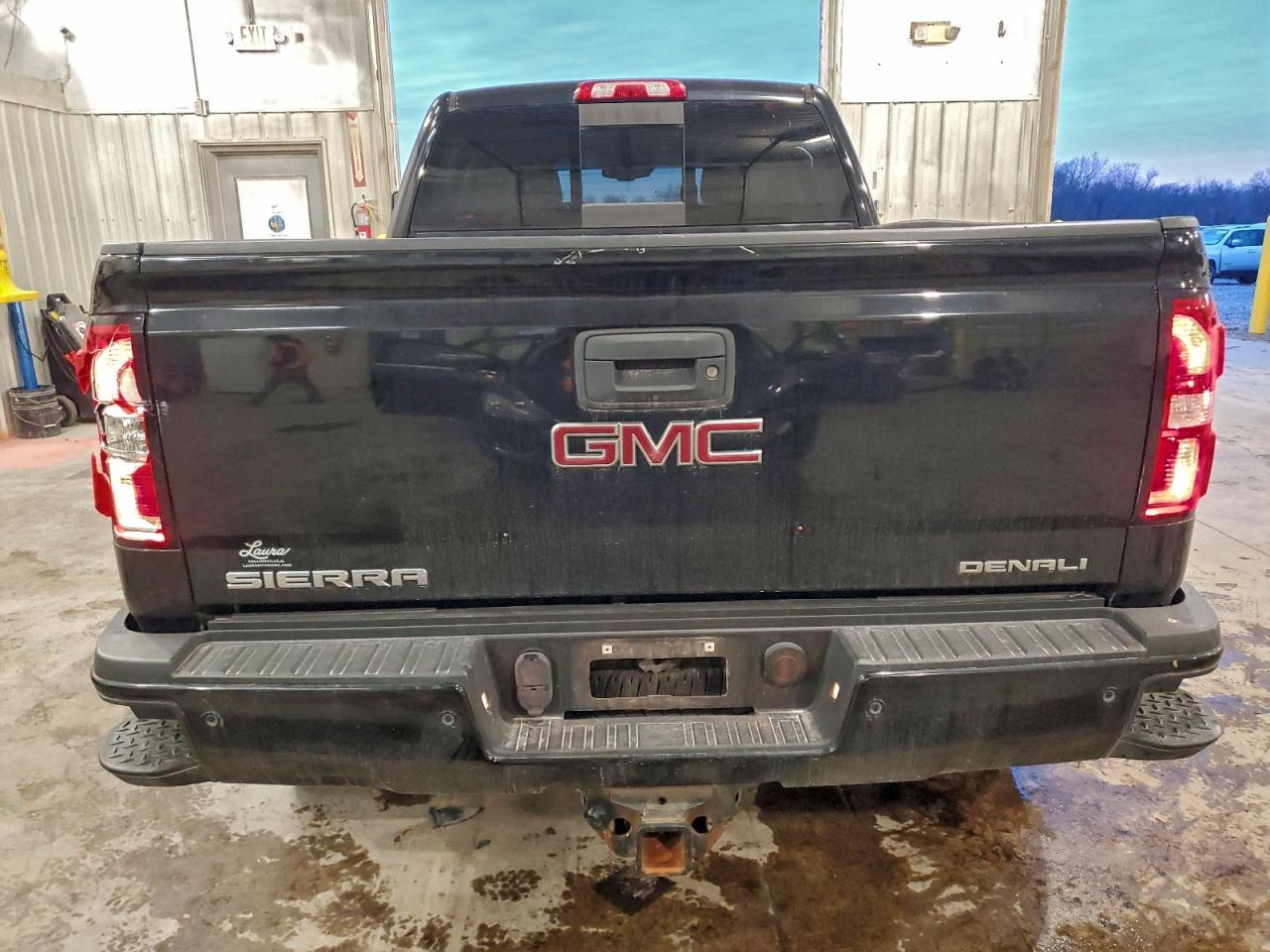 GMC Sierra K2500 Denali Image 6