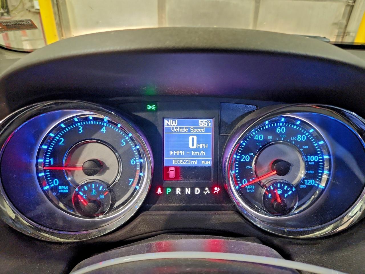 Chrysler Minivan Touring Image 10