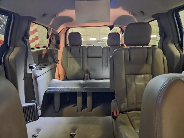 Chrysler Minivan Touring Image 7