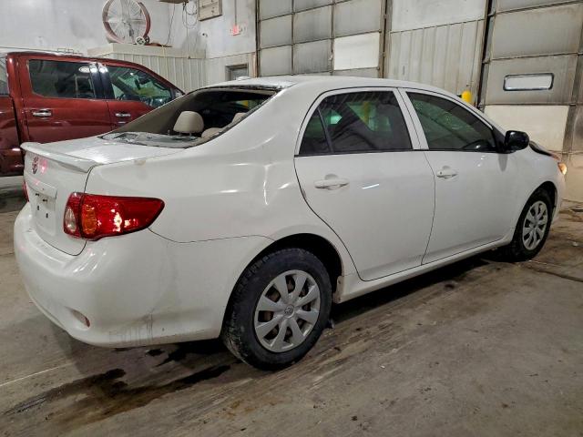 Toyota Corolla Base Image 9