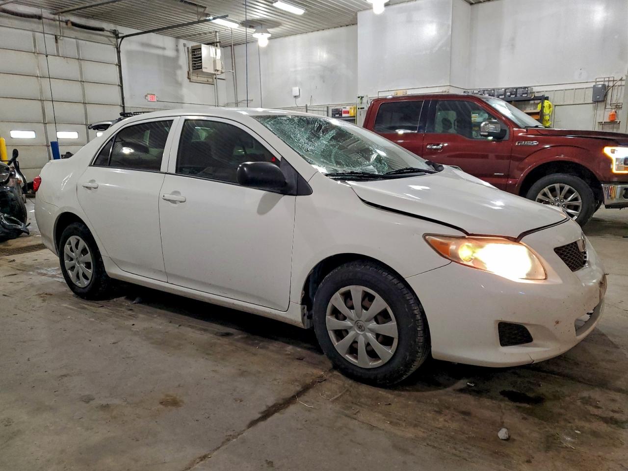 Toyota Corolla Base Image 8