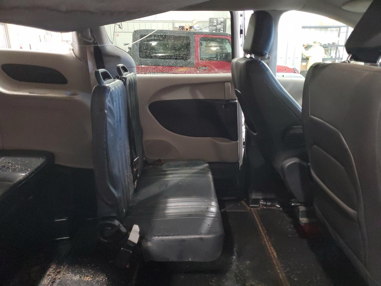 Chrysler Minivan Lx Image 9