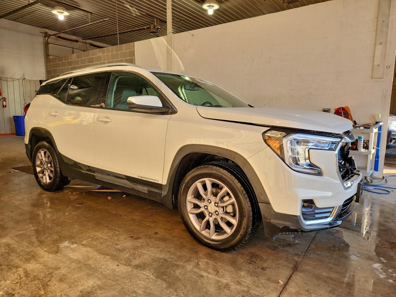 GMC Terrain Slt Image 2