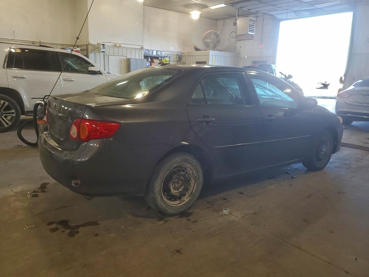 Toyota Corolla Base Image 2