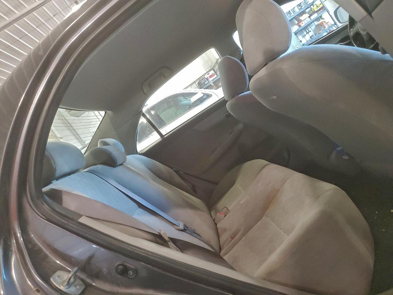 Toyota Corolla Base Image 3