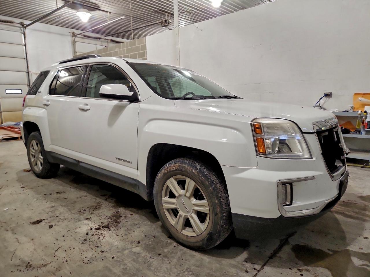 GMC Terrain Sle Image 2