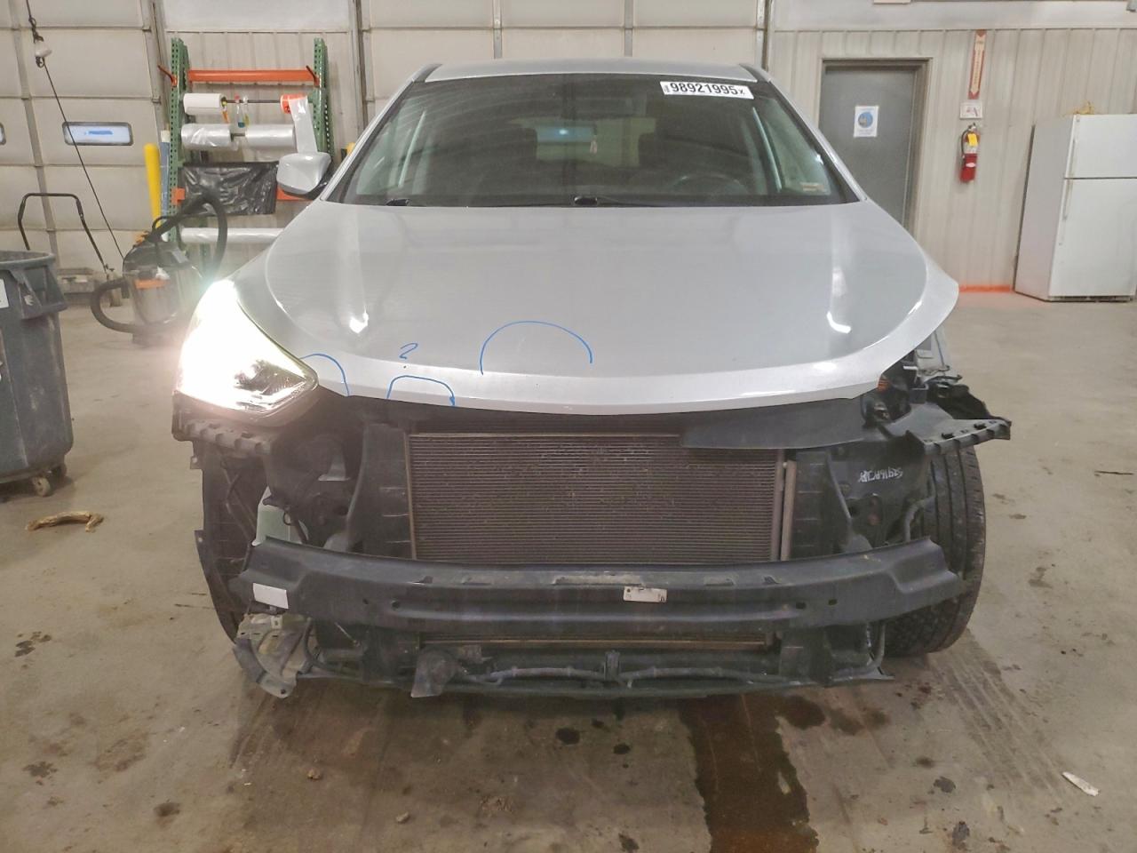 Hyundai SANTA FE Image 2