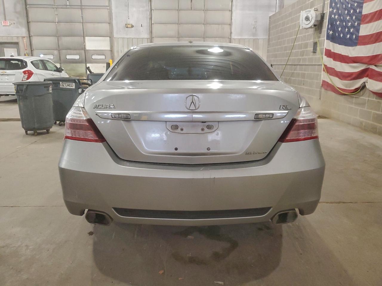 Acura RL Image 9