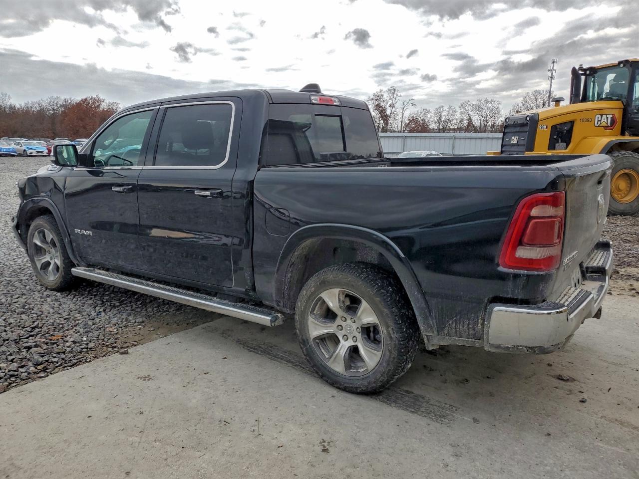 Ram 1500 Laramie Image 11